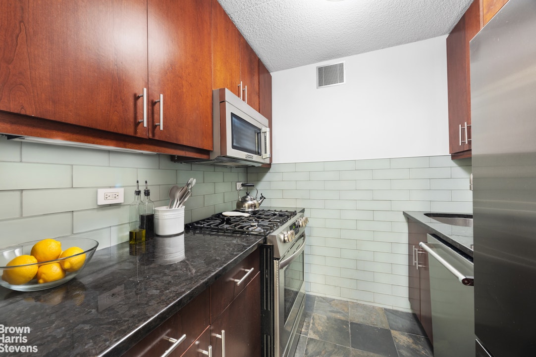 300 Rector Place 2H Battery Park City New York NY 10280