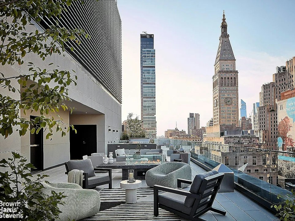 121 East 22nd Street Gramercy Park New York NY 10010