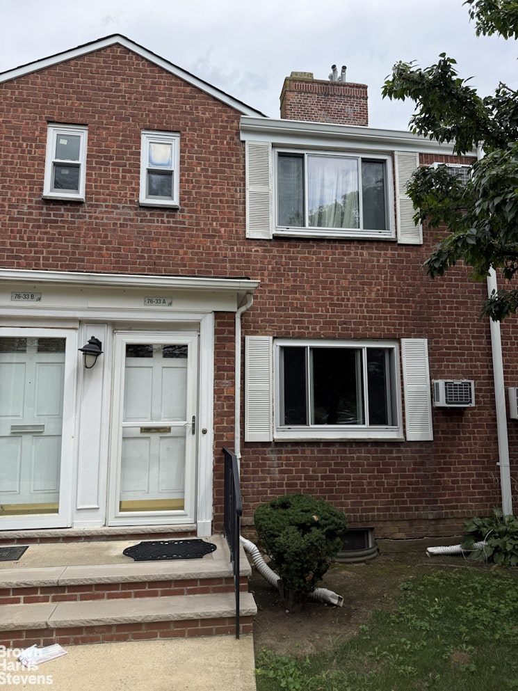 76-33A Commonwealth Boulevard Glen Oaks Queens NY 11426