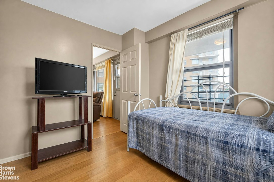 1020 Grand Concourse 10V Concourse Bronx NY 10451