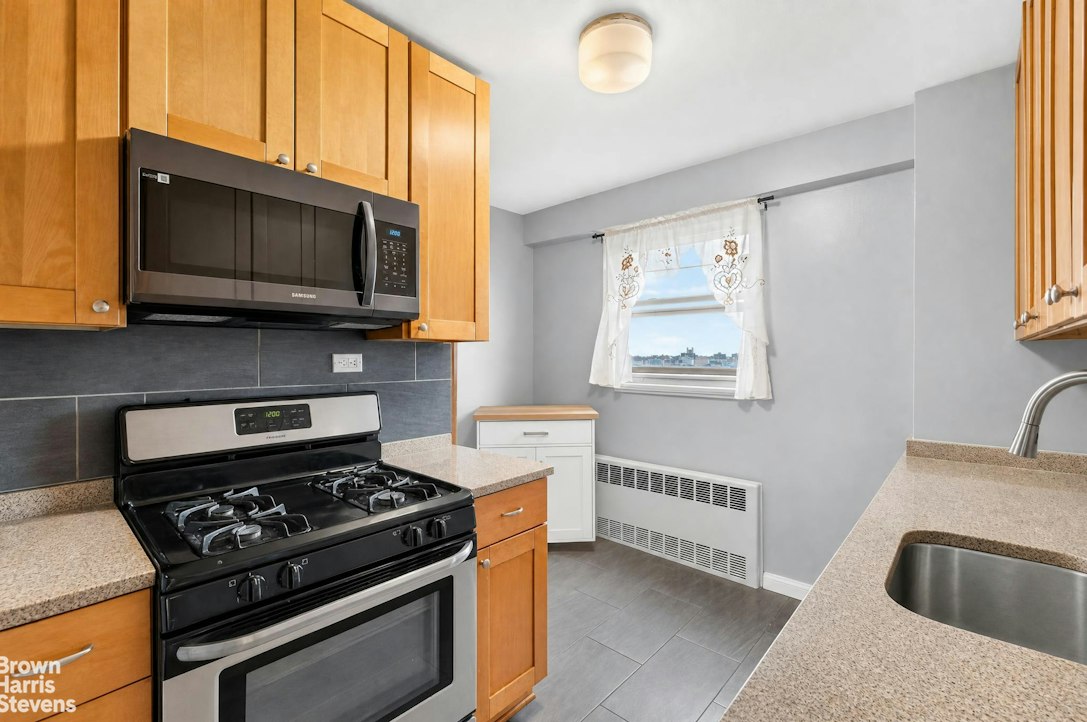 1020 Grand Concourse 10V Concourse Bronx NY 10451