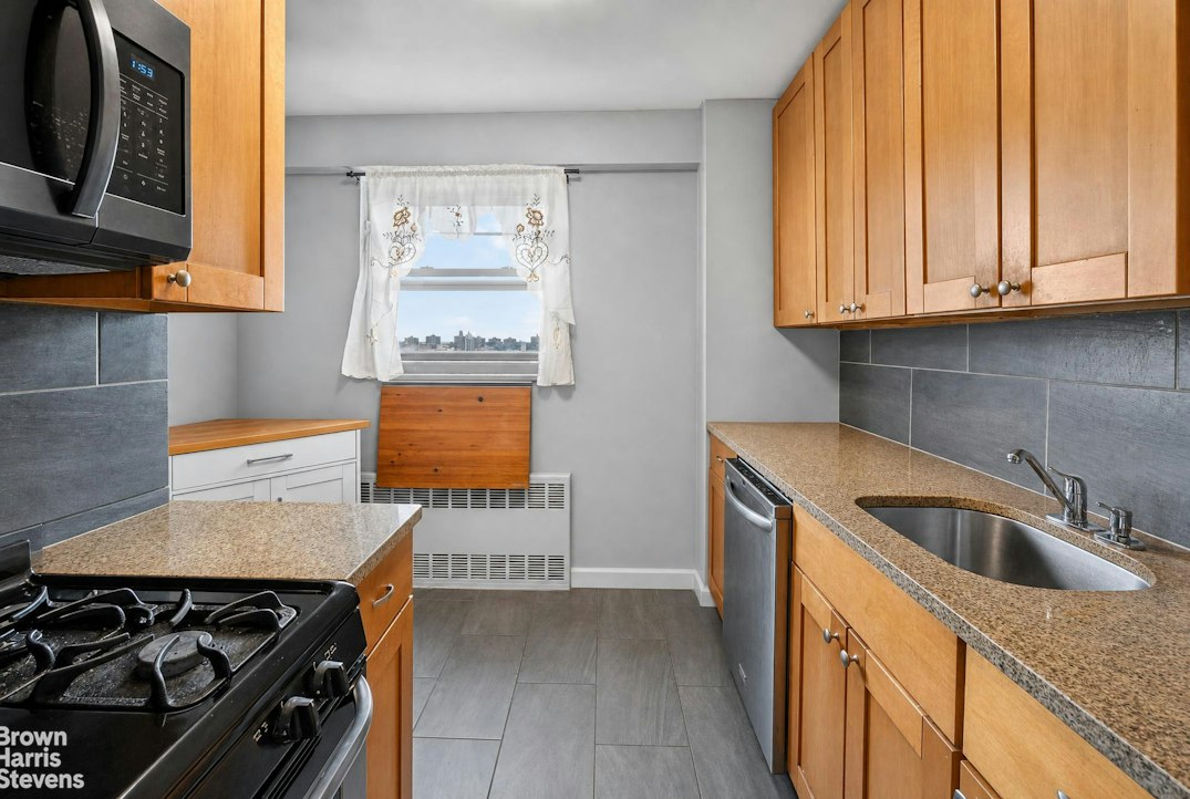 1020 Grand Concourse 10V Concourse Bronx NY 10451