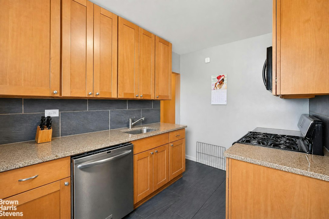 1020 Grand Concourse 10V Concourse Bronx NY 10451