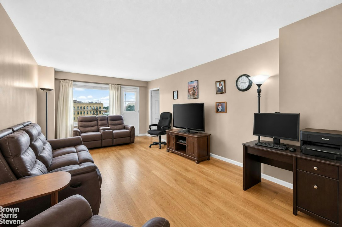 1020 Grand Concourse 10V Concourse Bronx NY 10451