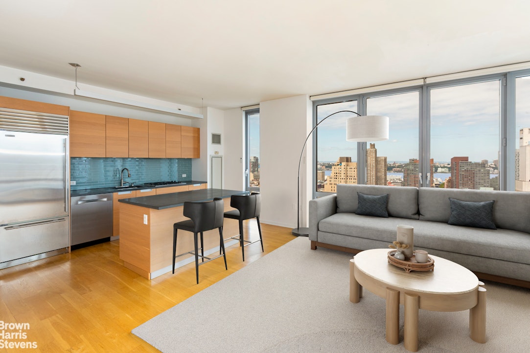 310 West 52nd Street 24H Clinton New York NY 10019