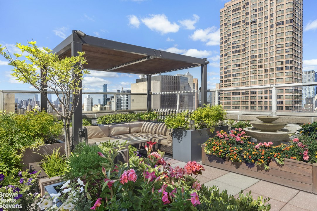 300 East 40th Street 19V Murray Hill New York NY 10016