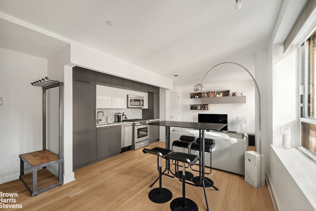 432 West 52nd Street 5B Clinton New York NY 10019