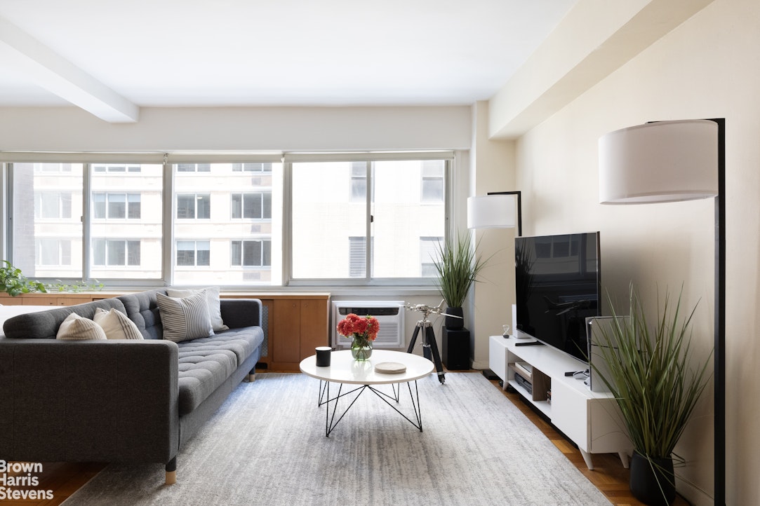 240 East 55th Street 6D Turtle Bay New York NY 10022