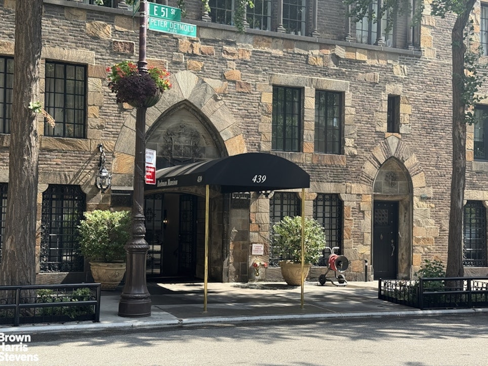 439 East 51st Street 7B Beekman Place New York NY 10022