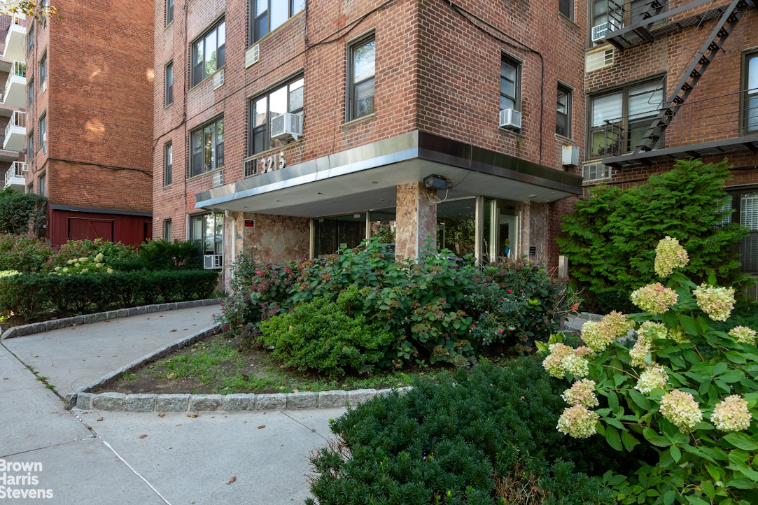 3215 Arlington Avenue 1G Riverdale Bronx NY 10463