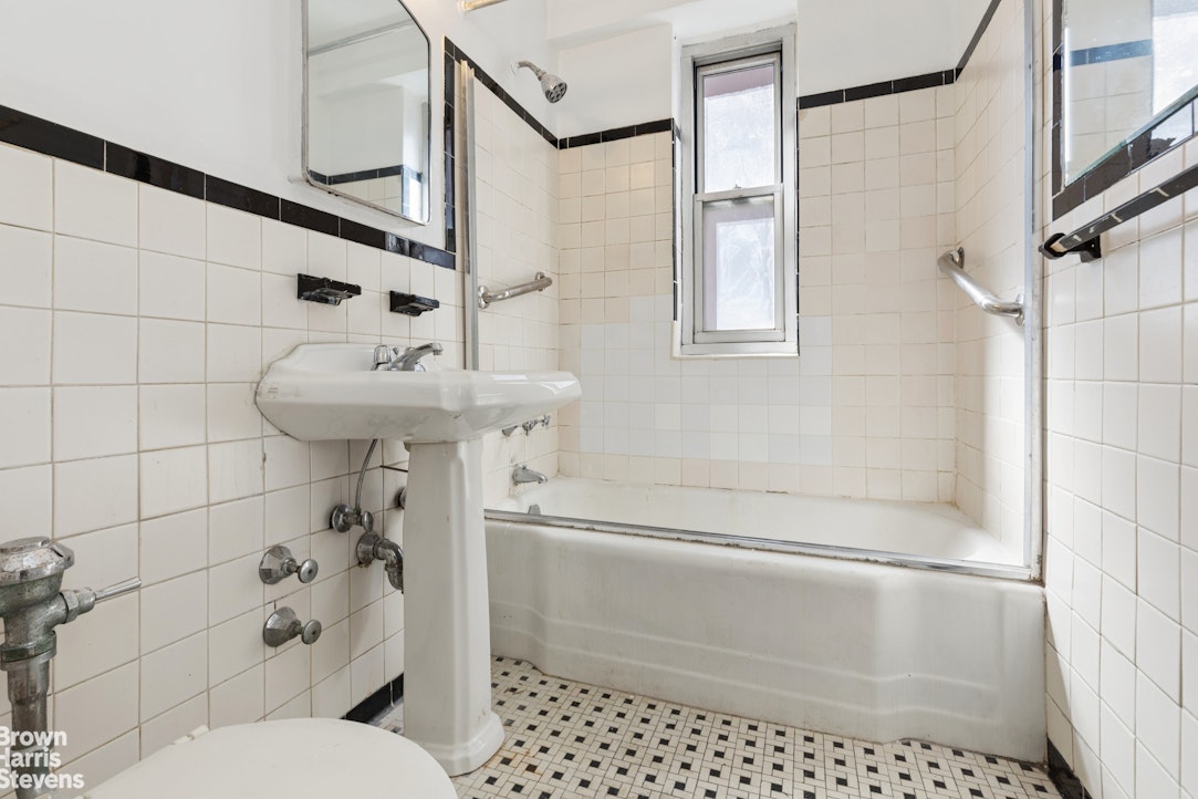 568 Grand Street J1204 Lower East Side New York NY 10002