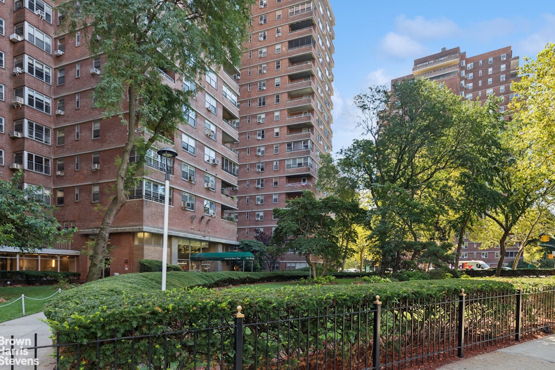 568 Grand Street J1204 Lower East Side New York NY 10002
