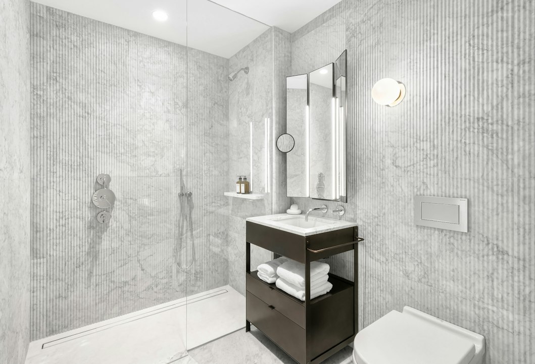 135 East 47th Street 15D Turtle Bay New York NY 10017