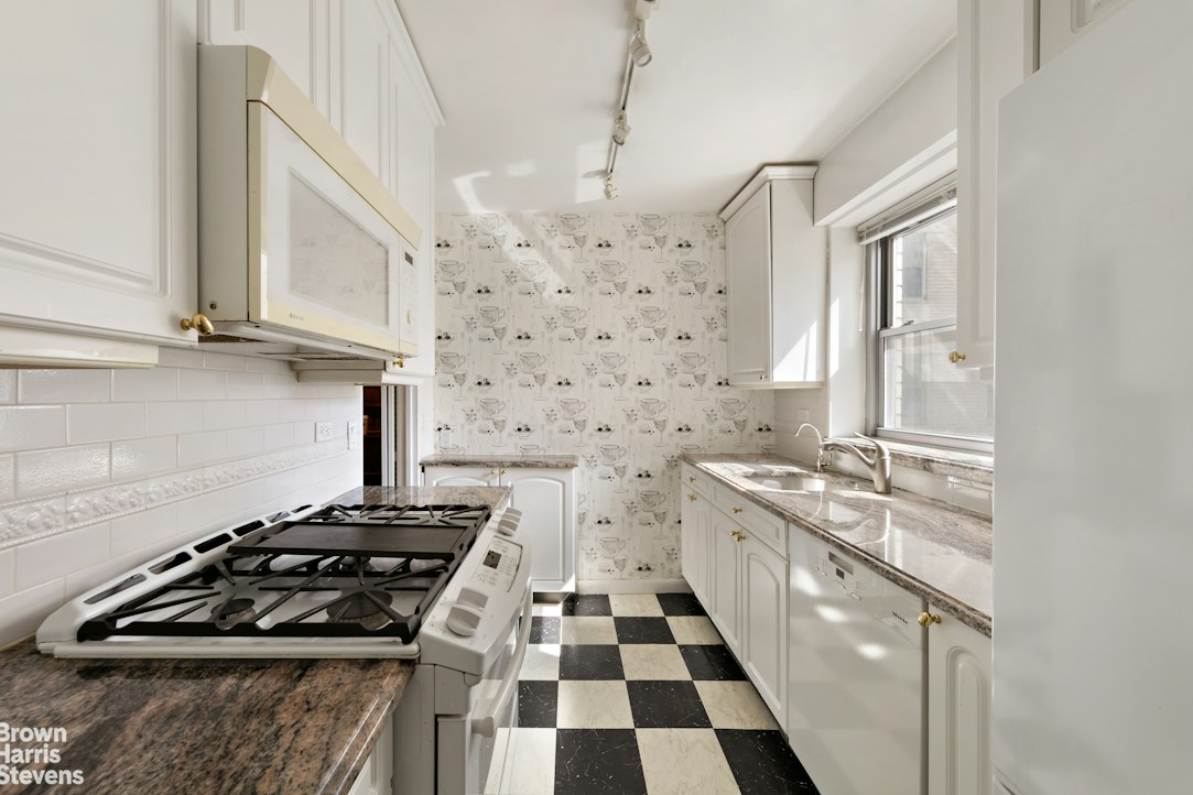 400 East 56th Street Sutton Place New York NY 10022