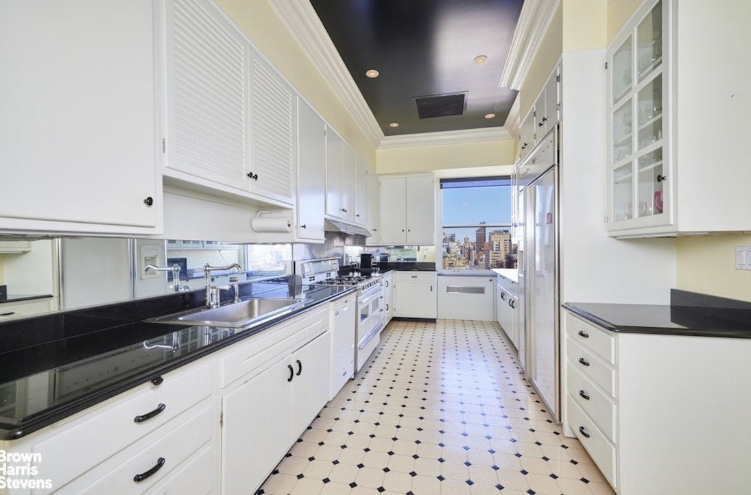 550 Park Avenue 16C Upper East Side New York NY 10065