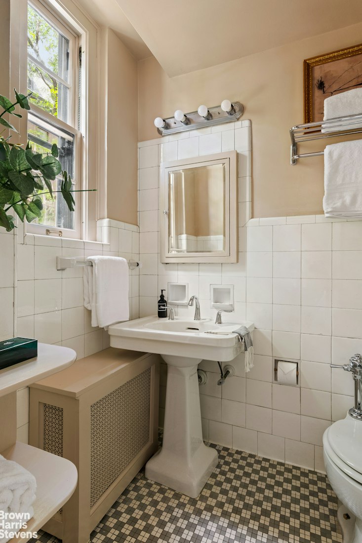 1 Pierrepont Street 1A Brooklyn Heights Brooklyn NY 11201