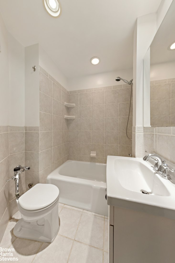116 West 72nd Street 2B Lincoln Square New York NY 10023