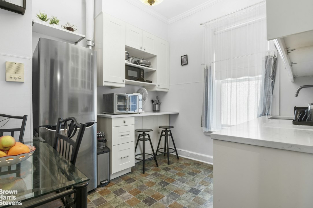 574 44th Street 1C Sunset Park Brooklyn NY 11220