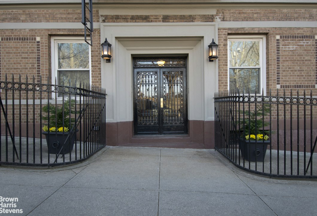 574 44th Street 1C Sunset Park Brooklyn NY 11220
