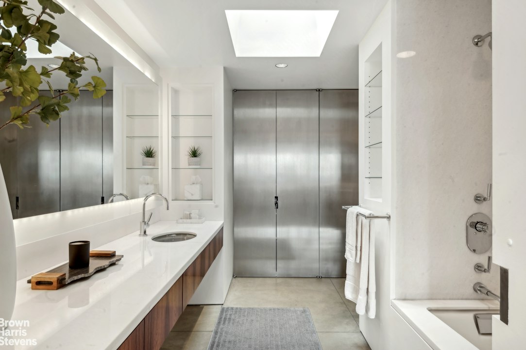 252 Seventh Avenue Chelsea New York NY 10001