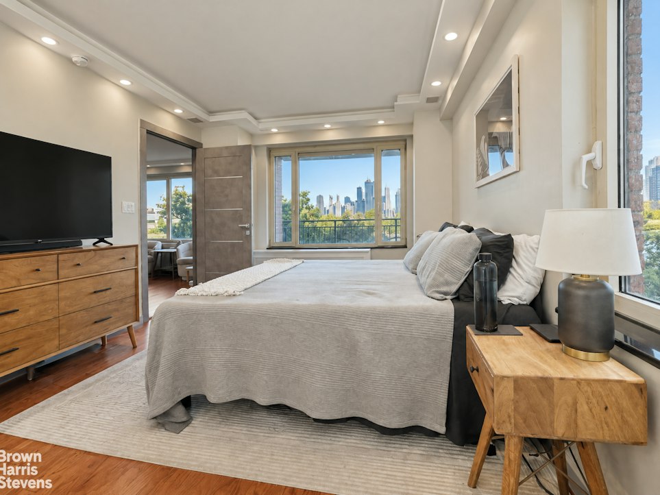 60 Sutton Place South 5CS Sutton Place New York NY 10022