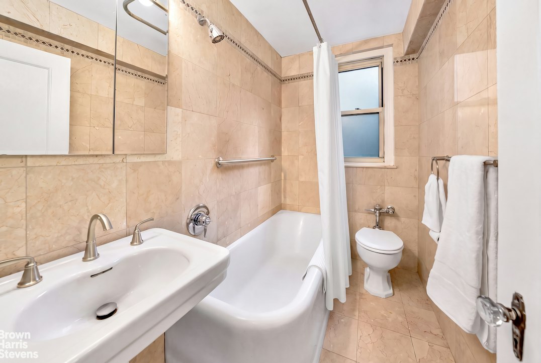 315 East 68th Street 2P Upper East Side New York NY 10065