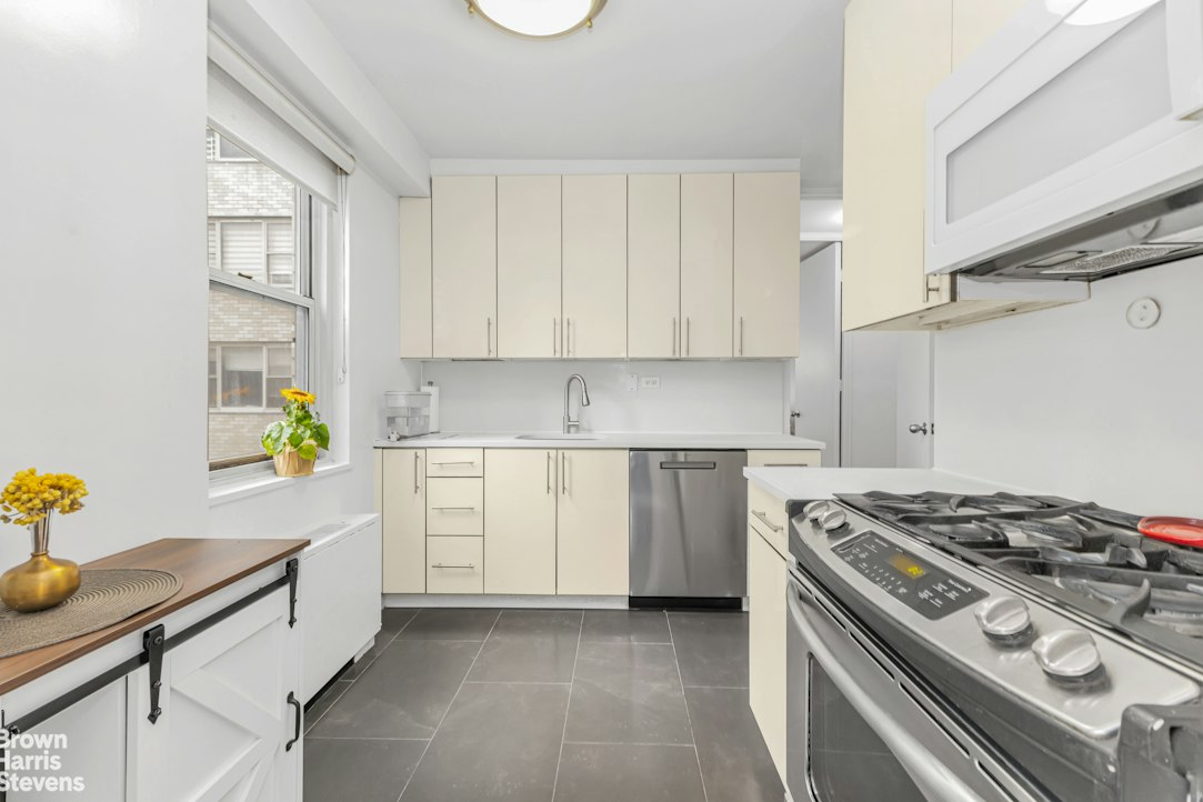 300 East 40th Street Murray Hill New York NY 10016
