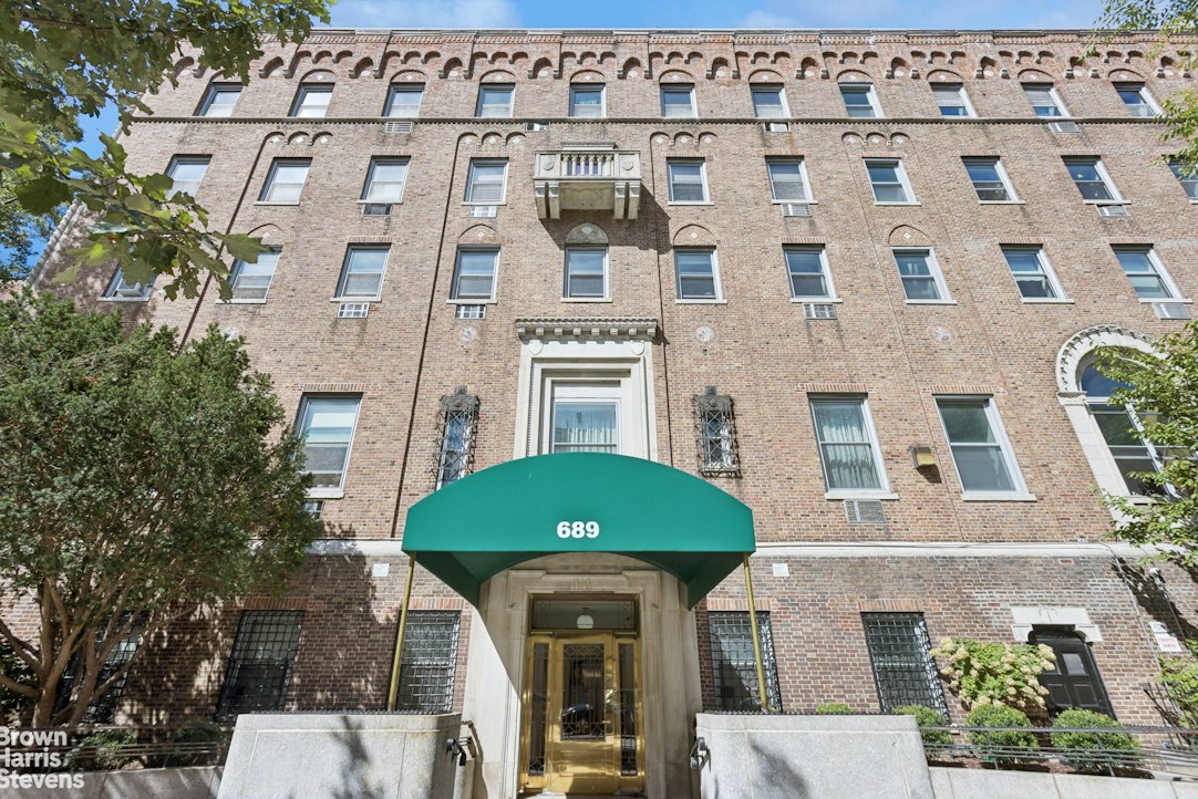 689 Fort Washington Avenue 5M Hudson Heights New York NY 10040