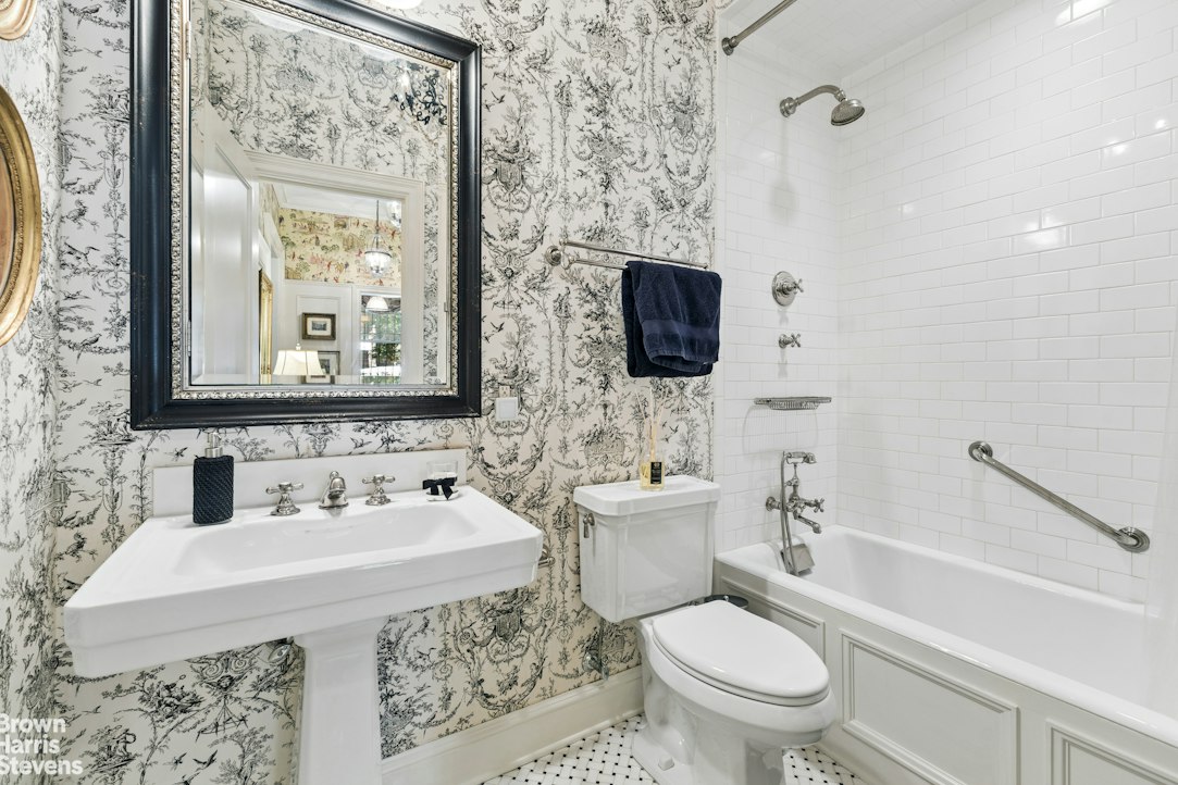 32 West 74th Street 1 Upper West Side New York NY 10023