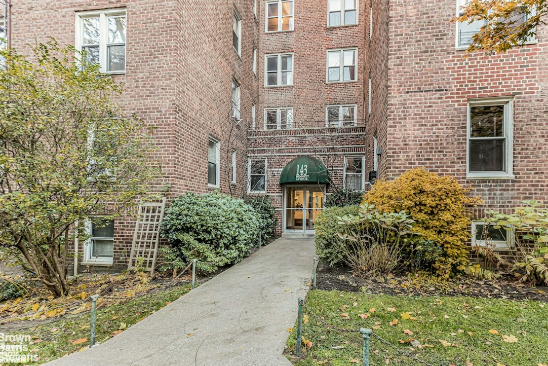143 Bennett Avenue 5P Hudson Heights New York NY 10040