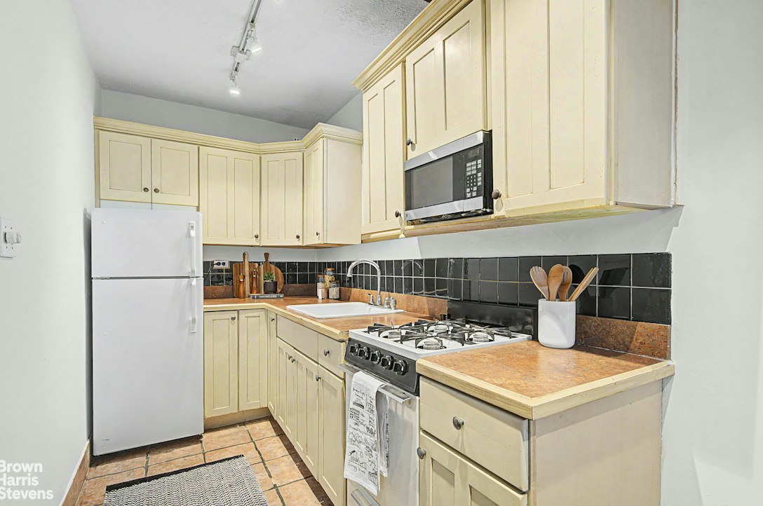 30 Monroe Place 5A Brooklyn Heights Brooklyn NY 11201