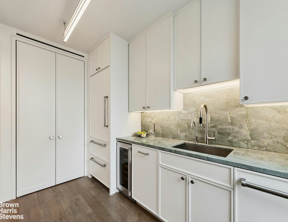 15 West 53rd Street 19B Midtown West New York NY 10019