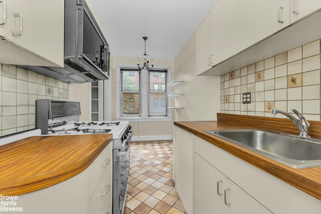 315 East 68th Street 3O Upper East Side New York NY 10065