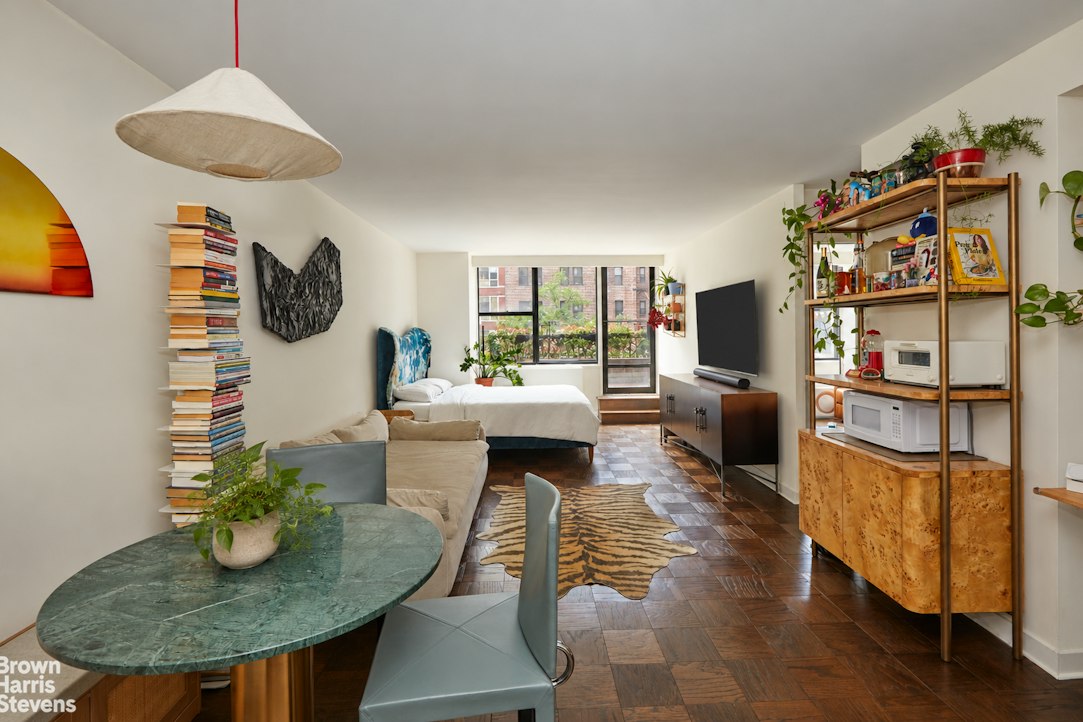 301 East 45th Street Turtle Bay New York NY 10017