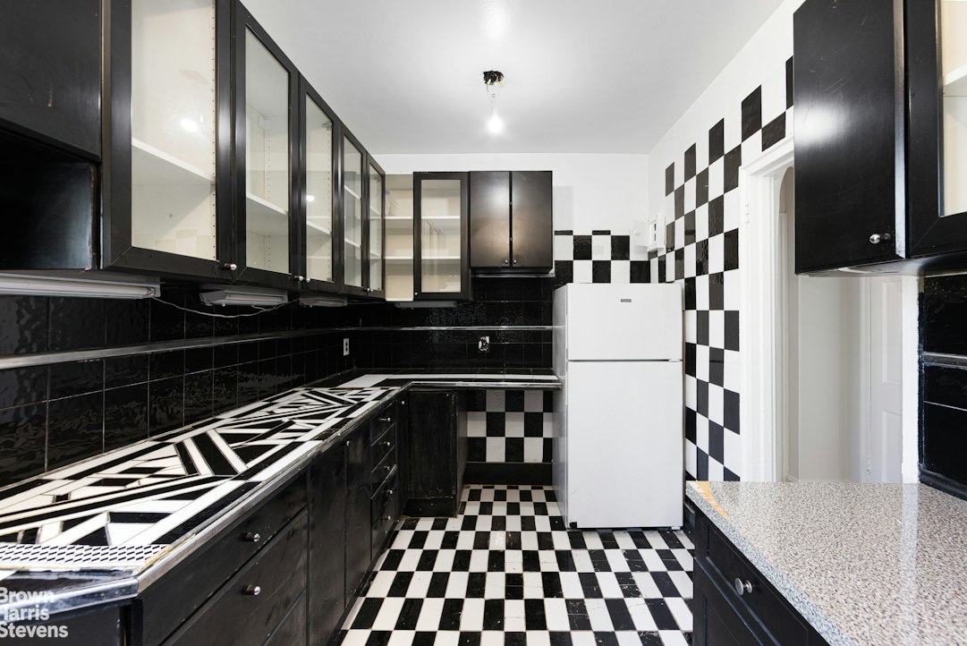 110-31 73rd Road 6K Forest Hills Queens NY 11375