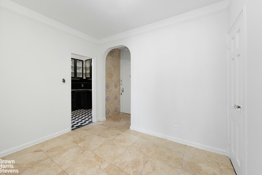 110-31 73rd Road 6K Forest Hills Queens NY 11375