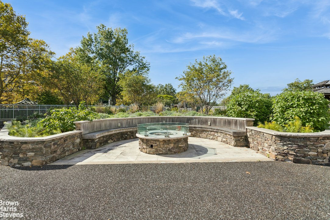 3333 Henry Hudson Parkway West 2A Riverdale Bronx NY 10463
