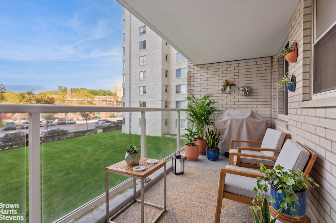 3333 Henry Hudson Parkway West 2A Riverdale Bronx NY 10463