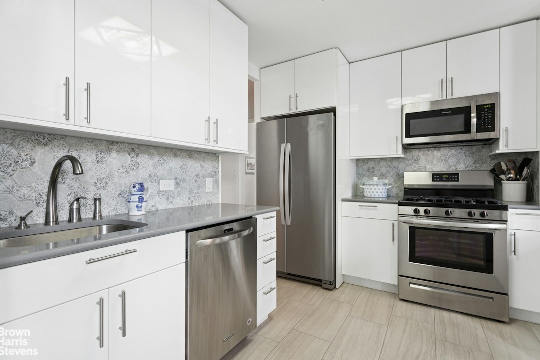 3333 Henry Hudson Parkway West 2A Riverdale Bronx NY 10463