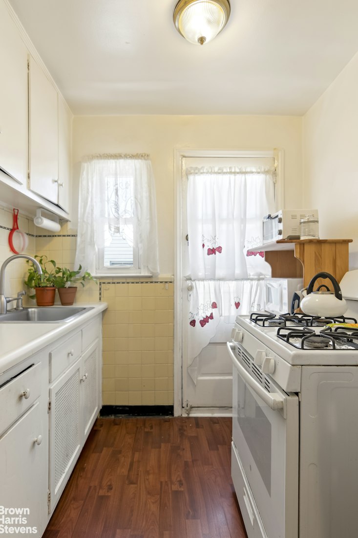 147-19 84th Road Briarwood Queens NY 11435