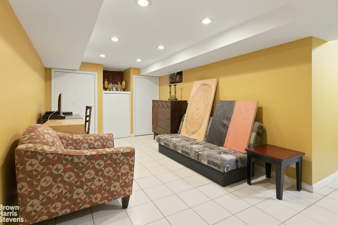 147-19 84th Road Briarwood Queens NY 11435