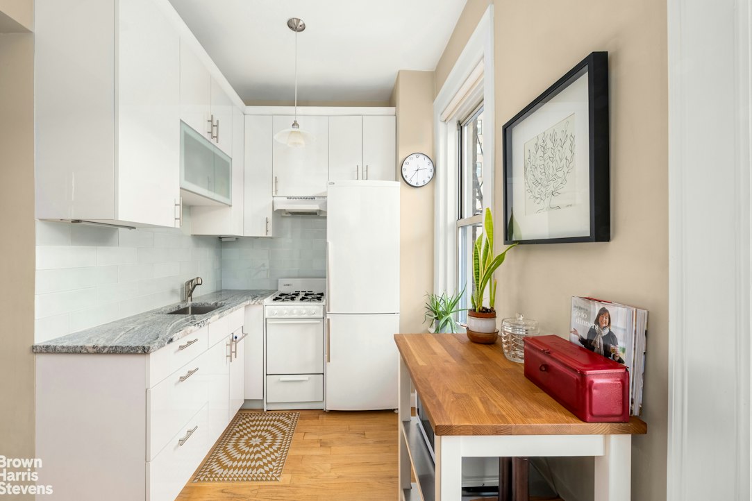 25 West 64th Street 6D Lincoln Square New York NY 10023