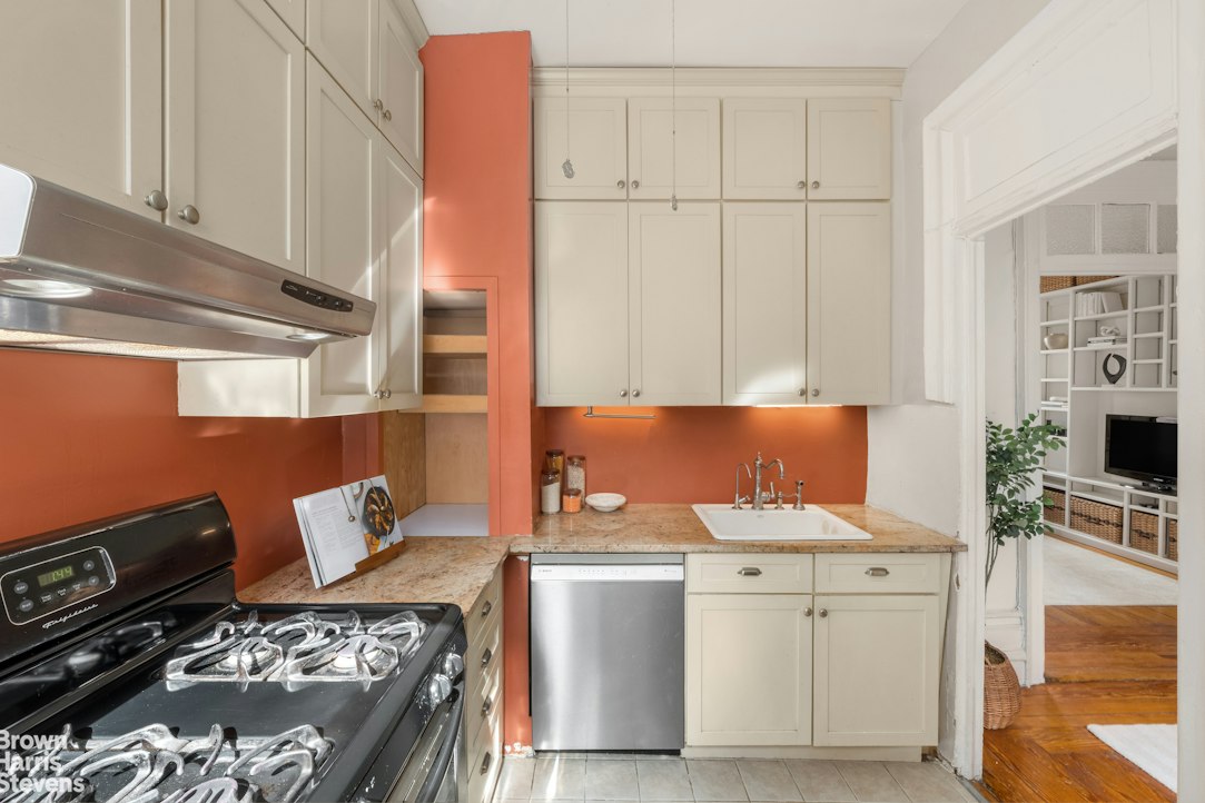 237 West 109th Street 3D Manhattan Valley New York NY 10025
