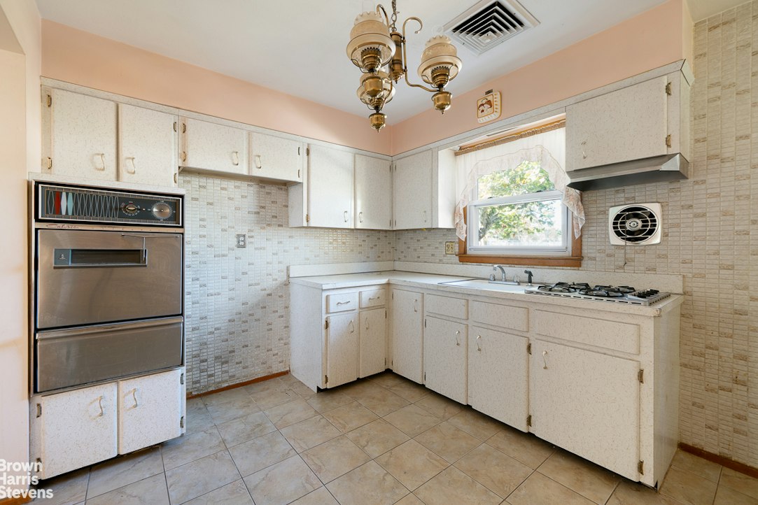 154 Princeton Avenue New Dorp Staten Island NY 10306