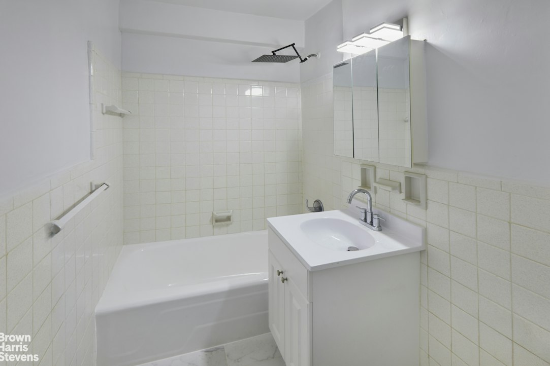 540 Ocean Parkway 4H Kensington Brooklyn NY 11218