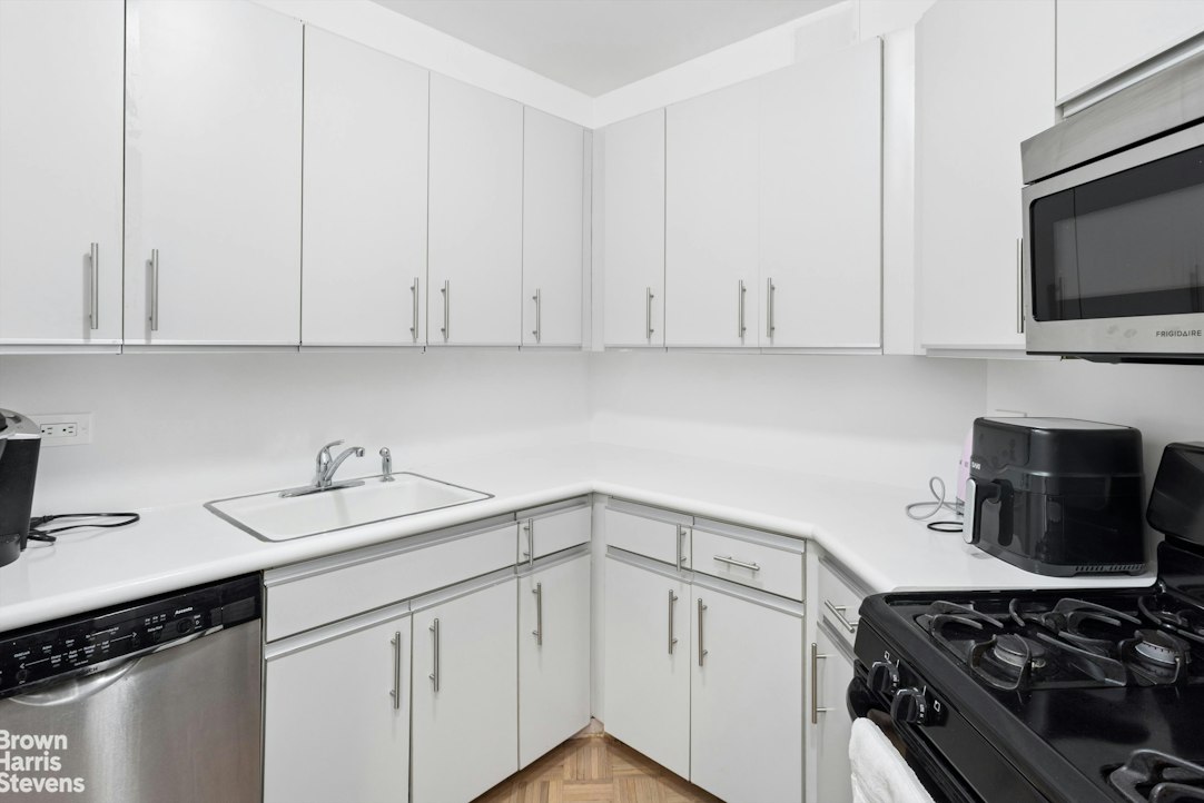 200 East 61st Street 11D Upper East Side New York NY 10065