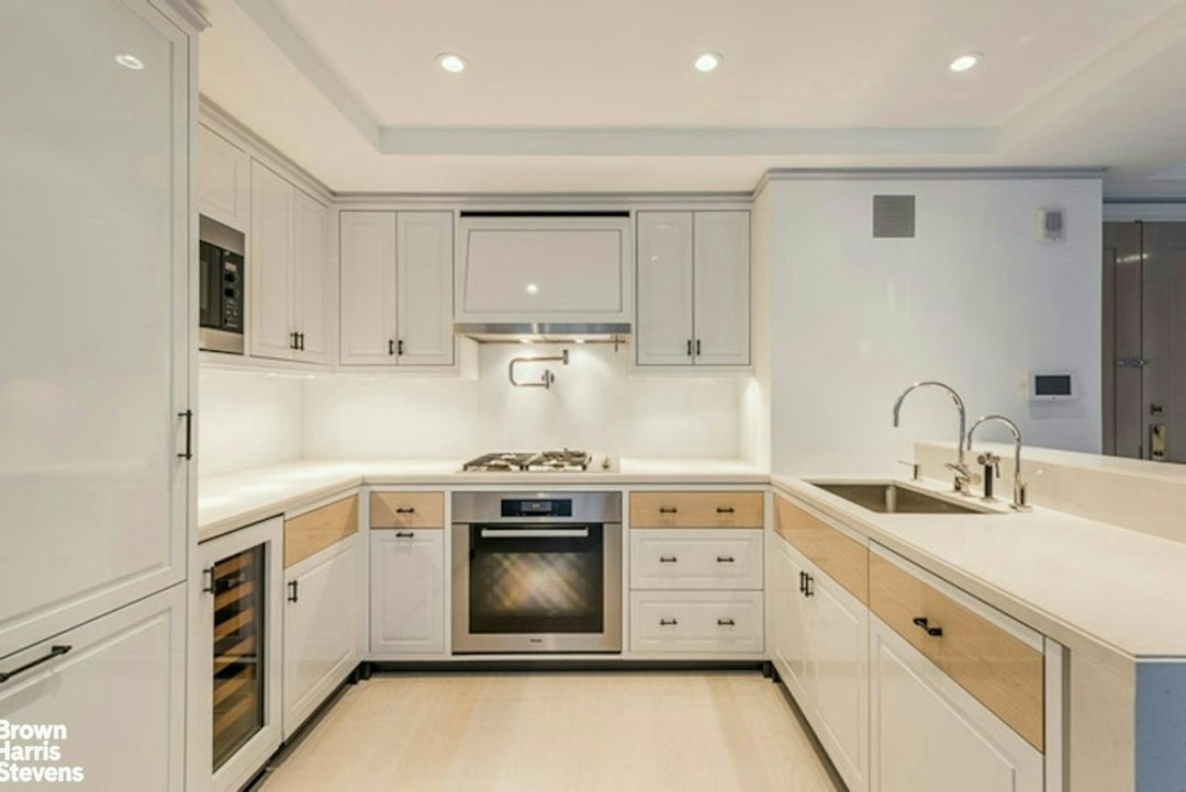 21 East 61st Street 5F Upper East Side New York NY 10065