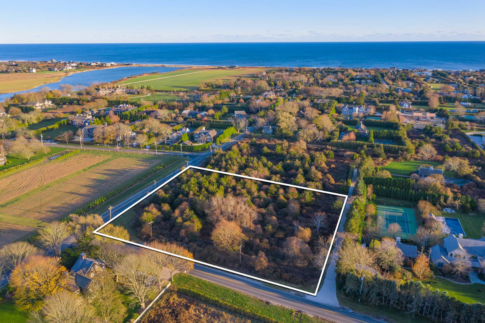 Hedges Lane, Sagaponack, Hamptons, NY -  - 
