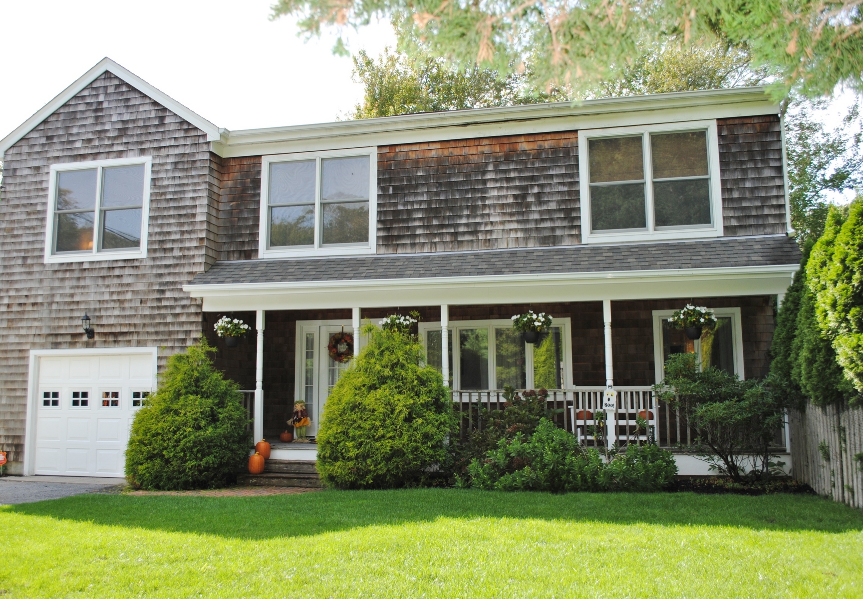 Cove Road North, Southampton, Hamptons, NY - 4 Bedrooms  
3 Bathrooms - 