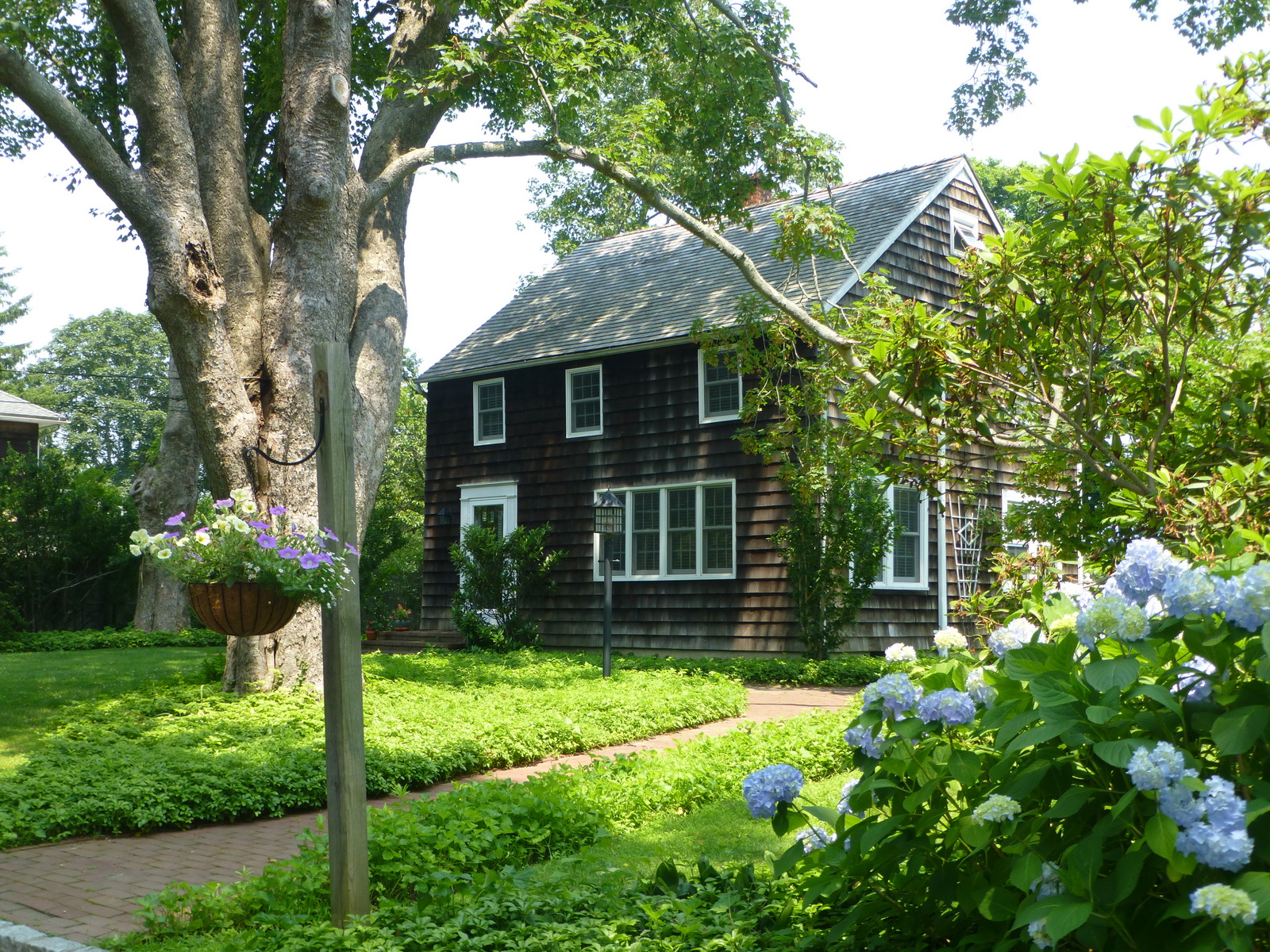 Rental Property at 32 Sag Harbor Road, East Hampton, Hamptons, NY - Bedrooms: 3 
Bathrooms: 2  - $15,000 MO.